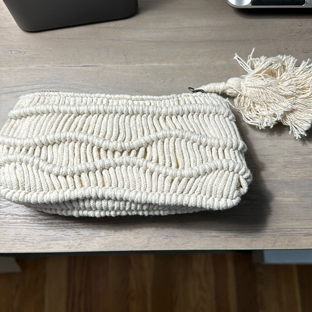 Universal Thread Small Bag